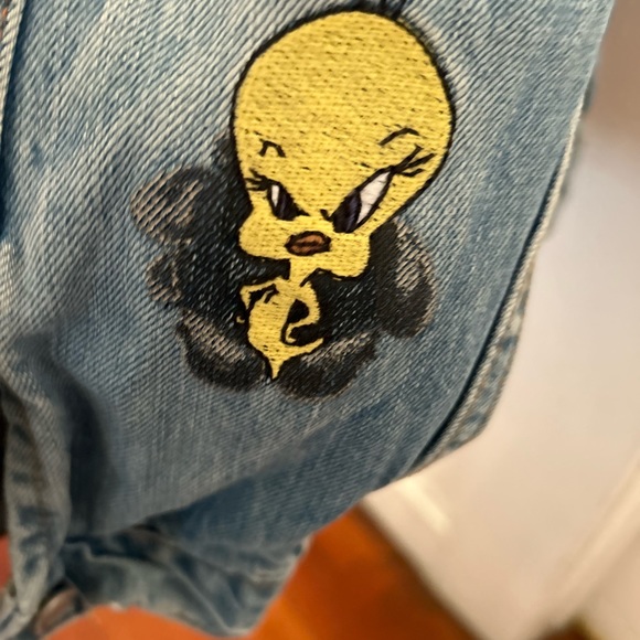Distressed “Vintage Look” Zara oversized Denim Jacket featuring Looney Toons 🤩 - Picture 4 of 10